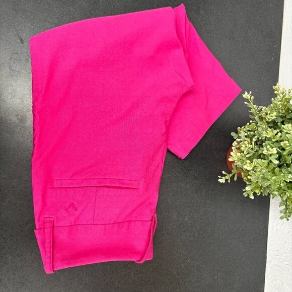 Callaway Ladies Bright Pink Pull-On City Short Size M - Picture 10 of 10